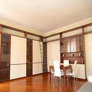https://trevi-nice-holiday-luxury-apartment.it-romehotels.com